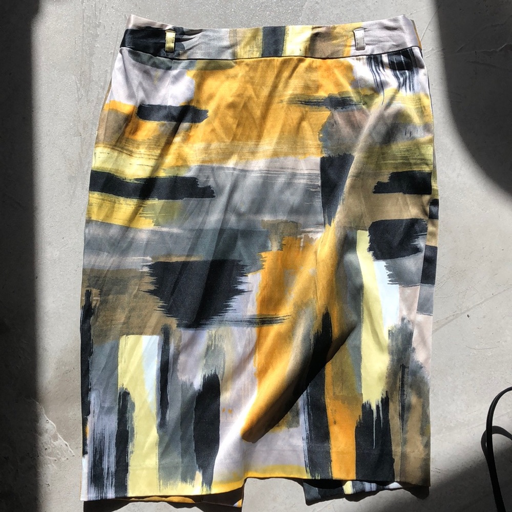 Mid length skirt